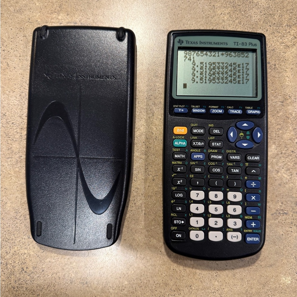 Texas Instruments TI-83 Plus Graphing Calculator Black (83PL/TBL/1L1/A) - Tested